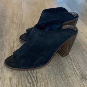 Vince Camuto Mules 6.5